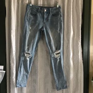 American eagle light wash ripped jeans